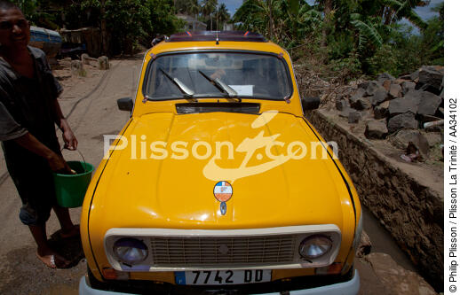 Diégo-Suarez - © Philip Plisson / Plisson La Trinité / AA34102 - Photo Galleries - Taxi