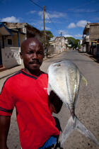 Diégo-Suarez © Philip Plisson / Plisson La Trinité / AA34104 - Photo Galleries - Fisherman
