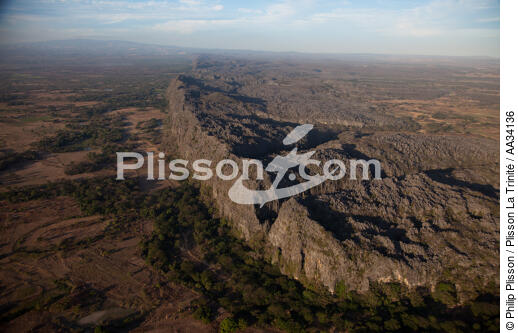 From Diégo to Nosy-Be - © Philip Plisson / Plisson La Trinité / AA34136 - Photo Galleries - Interior landscape