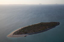 The Mistio archipelago © Philip Plisson / Plisson La Trinité / AA34159 - Photo Galleries - Coastal landscape