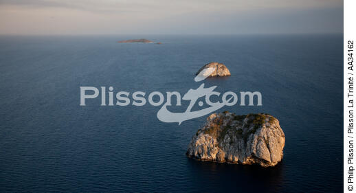 The Mistio archipelago - © Philip Plisson / Plisson La Trinité / AA34162 - Photo Galleries - Light