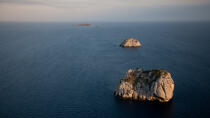 The Mistio archipelago © Philip Plisson / Pêcheur d’Images / AA34162 - Photo Galleries - Backlit