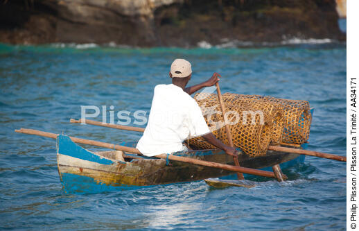 Nosy-Be - © Philip Plisson / Plisson La Trinité / AA34171 - Photo Galleries - Rowing boat