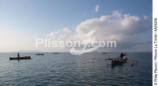 Nosy-Be - © Philip Plisson / Plisson La Trinité / AA34206 - Photo Galleries - Local fishing in small boats