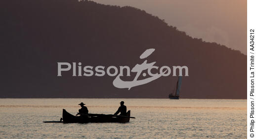 Nosy-Be - © Philip Plisson / Plisson La Trinité / AA34212 - Nos reportages photos - Filet de pêche