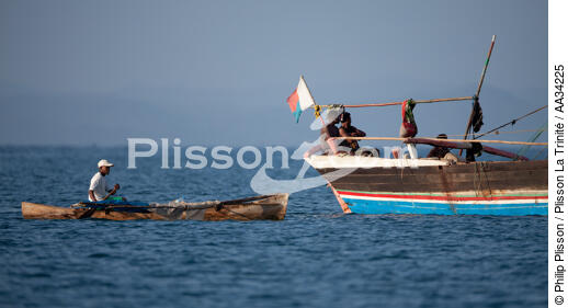 Nosy-Be - © Philip Plisson / Plisson La Trinité / AA34225 - Photo Galleries - Rowing boat