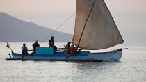 Nosy-Be © Philip Plisson / Plisson La Trinité / AA34232 - Photo Galleries - Rowing boat