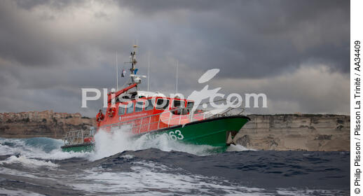 Bonifacio life boat - © Philip Plisson / Plisson La Trinité / AA34409 - Photo Galleries - Bonifacio
