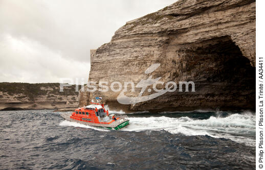 Bonifacio life boat - © Philip Plisson / Plisson La Trinité / AA34411 - Photo Galleries - Bonifacio