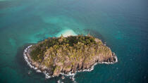 Antsoha island © Philip Plisson / Plisson La Trinité / AA34426 - Photo Galleries - Coastal landscape