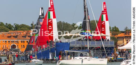 AC World Series à Venise du 12 au 20 mai 2012 - © Philip Plisson / Plisson La Trinité / AA34586 - Nos reportages photos - Catamaran de sport