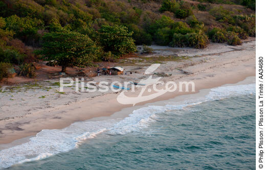 From Nosy Lava to Marovasa bay - © Philip Plisson / Plisson La Trinité / AA34680 - Photo Galleries - Coastal landscape