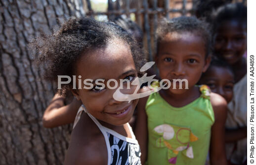 Marovasabe - © Philip Plisson / Plisson La Trinité / AA34859 - Nos reportages photos - Enfant