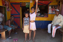 Marovasabe © Philip Plisson / Plisson La Trinité / AA34861 - Nos reportages photos - Enfant