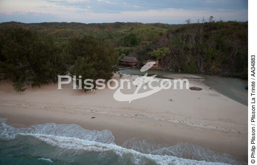 Marovasabe - © Philip Plisson / Plisson La Trinité / AA34883 - Photo Galleries - Beach