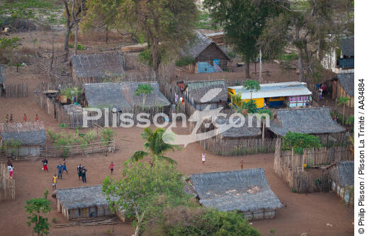 Marovasabe - © Philip Plisson / Plisson La Trinité / AA34884 - Nos reportages photos - Village