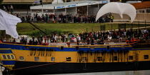 After 15 years of construction, Hermione made her first outing on the Charente before 50,000 spectators. [AT] © Philip Plisson / Plisson La Trinité / AA34936 - Photo Galleries - Old gaffer