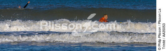 The lifeguards on the beach in Gironde - © Philip Plisson / Plisson La Trinité / AA35053 - Photo Galleries - People