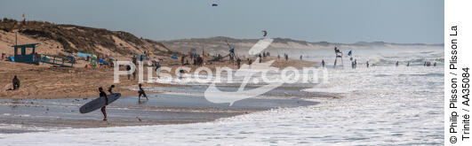 Les nageurs-sauveteurs sur une plage en Gironde - © Philip Plisson / Plisson La Trinité / AA35084 - Nos reportages photos - SNSM