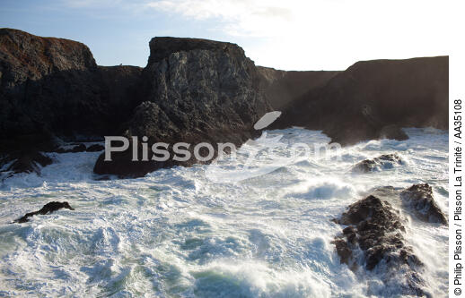 Port-Coton on Belle-Ile island - © Philip Plisson / Plisson La Trinité / AA35108 - Photo Galleries - Rough seas