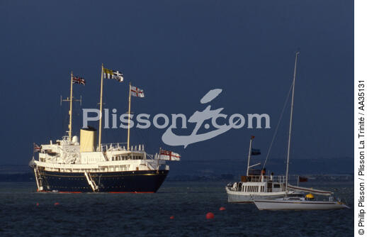 Coup de vent sur les régates de Cowes Week - © Philip Plisson / Plisson La Trinité / AA35131 - Nos reportages photos - Mer agitée