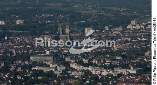 Orléans vue du ciel - © Philip Plisson / Plisson La Trinité / AA35164 - Nos reportages photos - Ville (45)