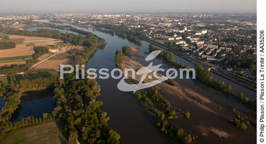 Orléans view of the sky - © Philip Plisson / Plisson La Trinité / AA35206 - Photo Galleries - Town (45)