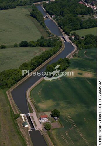 Le Loiret vue du ciel - © Philip Plisson / Plisson La Trinité / AA35232 - Nos reportages photos - Fleuve