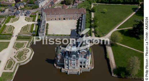 Le château de la Bussière - © Philip Plisson / Plisson La Trinité / AA35234 - Nos reportages photos - Le Loiret vue du ciel