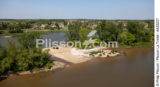 Le Loiret vue du ciel - © Philip Plisson / Plisson La Trinité / AA35237 - Nos reportages photos - Fleuve