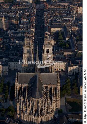 Orléans view of the sky - © Philip Plisson / Plisson La Trinité / AA35253 - Photo Galleries - Centre