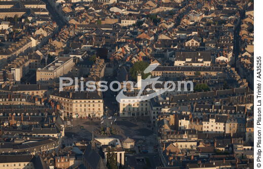 Orléans vue du ciel, Place du Martroi - © Philip Plisson / Plisson La Trinité / AA35255 - Nos reportages photos - Centre