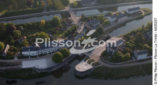 Combleux sur les bords de Loire - © Philip Plisson / Plisson La Trinité / AA35257 - Nos reportages photos - Hydrologie