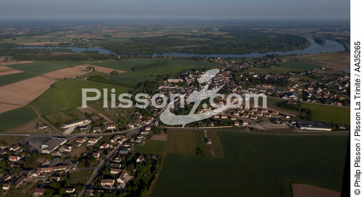 Le Loiret vue du ciel - © Philip Plisson / Plisson La Trinité / AA35265 - Nos reportages photos - Le Loiret vue du ciel