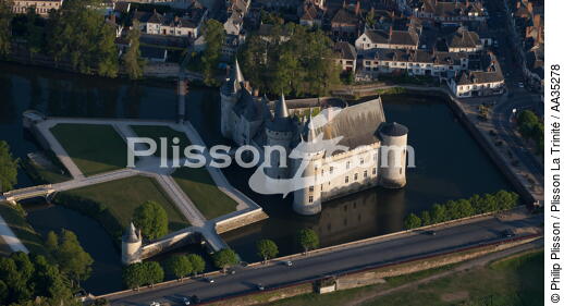 Sully sur Loire castle - © Philip Plisson / Plisson La Trinité / AA35278 - Photo Galleries - Centre