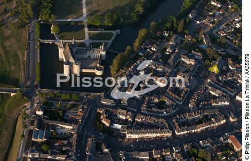 Sully sur Loire castle - © Philip Plisson / Plisson La Trinité / AA35279 - Photo Galleries - Sully sur Loire