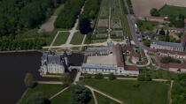 Le château de la Bussière © Philip Plisson / Plisson La Trinité / AA35294 - Nos reportages photos - Le Loiret vue du ciel