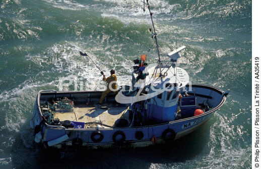 Pêche côtière - © Philip Plisson / Plisson La Trinité / AA35419 - Nos reportages photos - Bateau de pêche