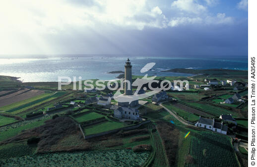 Lighthouse on the island of Batz - © Philip Plisson / Plisson La Trinité / AA35495 - Photo Galleries - Batz