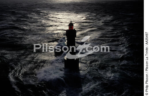 La Jument lighthouse in front of Ouessant Island - © Philip Plisson / Plisson La Trinité / AA35497 - Photo Galleries - Lighthouse [29]