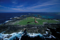 Le phare de Monach en Ecosse © Philip Plisson / Plisson La Trinité / AA35501 - Nos reportages photos - Resultat Recherche