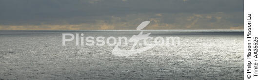 Lumière sur la mer d'iroise - © Philip Plisson / Plisson La Trinité / AA35525 - Nos reportages photos - Mer d'Iroise