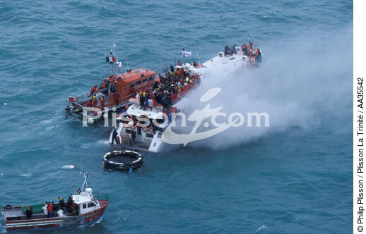 Fire at the start of the Route du Rhum - © Philip Plisson / Plisson La Trinité / AA35542 - Photo Galleries - Lifeboat society