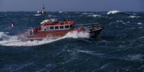 lifeboat at sea © Philip Plisson / Plisson La Trinité / AA35545 - Photo Galleries - Sea