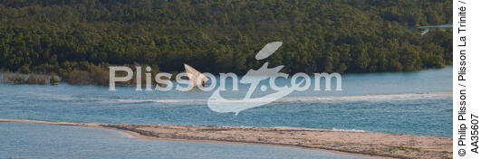 Madagascar North West coast - © Philip Plisson / Plisson La Trinité / AA35607 - Photo Galleries - Rowing boat