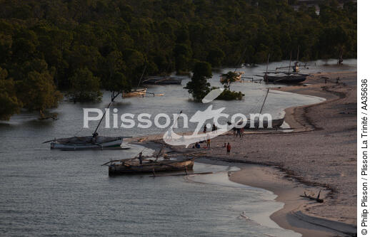 Madagarscar côte Nord Ouest - © Philip Plisson / Plisson La Trinité / AA35636 - Nos reportages photos - Plage