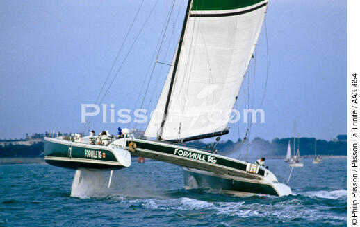 The catamaran Formule Tag - © Philip Plisson / Plisson La Trinité / AA35654 - Photo Galleries - Multihull