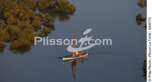 Majunga, North West coast of Madagascar. - © Philip Plisson / Plisson La Trinité / AA35772 - Photo Galleries - Rowing boat