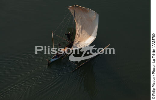 Majunga, North West coast of Madagascar. - © Philip Plisson / Plisson La Trinité / AA35780 - Photo Galleries - Rowing boat