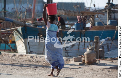 Majunga port, North West coast of Madagascar. - © Philip Plisson / Plisson La Trinité / AA35843 - Photo Galleries - Old gaffer